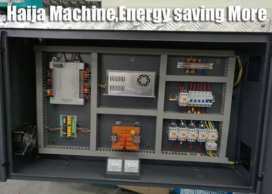 La vite a macchina di plastica L/D 20 dello stampaggio ad iniezione del semilavorato dell'ANIMALE DOMESTICO del pallet ha sparato la dimensione 63cm3