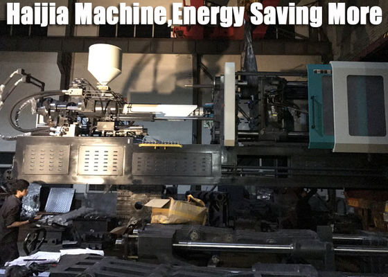 Macchina vicina dello stampaggio ad iniezione del semilavorato dell'ANIMALE DOMESTICO del ciclo 780 tonnellate che premono il peso della forza 37t