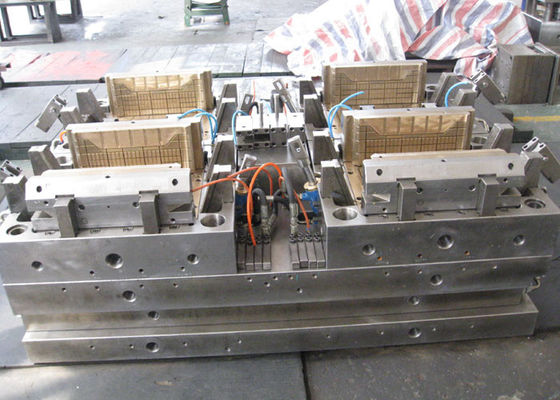 Lavorazione con utensili d'acciaio dello stampaggio ad iniezione P20, portata di plastica di lunga vita del creatore dello stampaggio ad iniezione