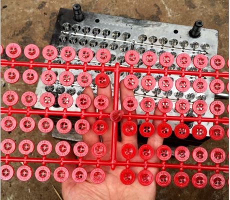 Macchina economizzatrice d'energia dello stampaggio ad iniezione per la fabbricazione di plastica del bottone