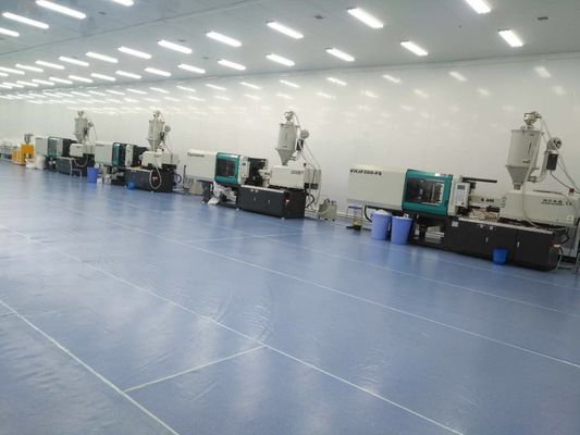 Siringa di plastica che rende a macchina automatica dello stampaggio ad iniezione rendimento energetico a vite